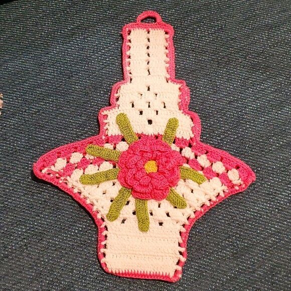 Vintage Crochet  Flower Basket Hankie Holder Pot Holder Kitchen Decor 623 - Picture 1 of 7